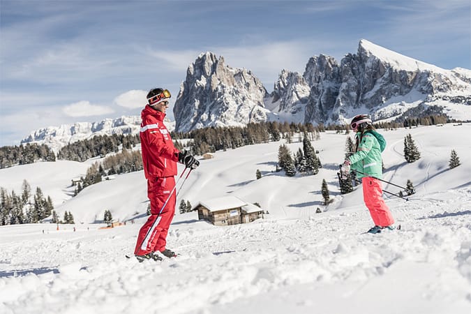 Op de brede, zonnige pistes van Ortisei in Zuid-Tirol kan iedereen prima uit de voeten. © Hannes Niederkofler (Cavallino Bianco Family Spa Grand Hotel)