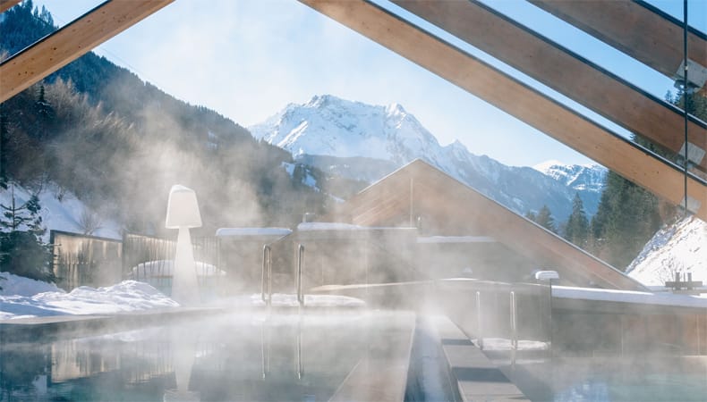 De Skypool op het dak van het ZillergrundRock Luxury Mountain Resort is uitermate instagrammable. © ZillergrundRock Luxury Mountain Resort
