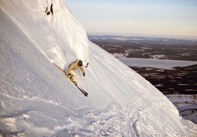 Ga poedersneeuw en off piste skiën in Zweden! © Henrik Trygg/Imagebank Sweden.