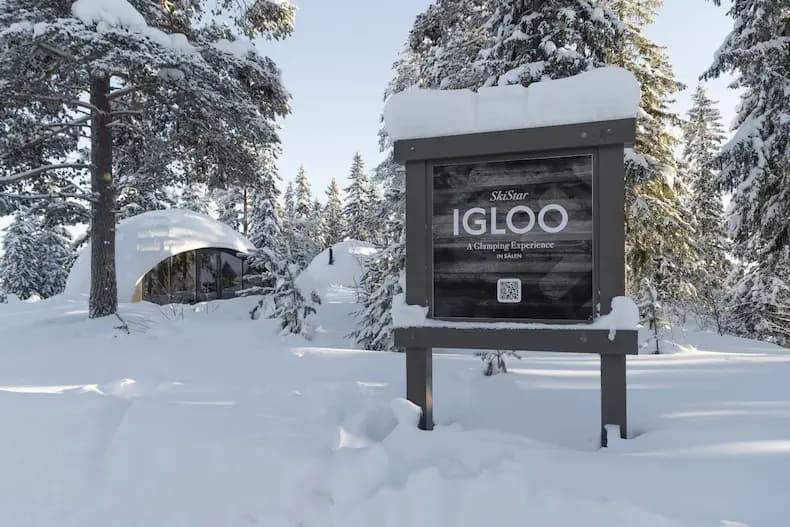 Het iglo-dorpje ligt prachtig ingebed in de bossen van skigebied Lindvallen © Skistar